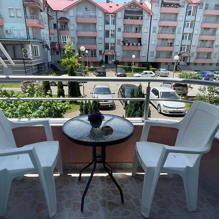 Front Beach Exclusive Apartments Струга Экстерьер фото