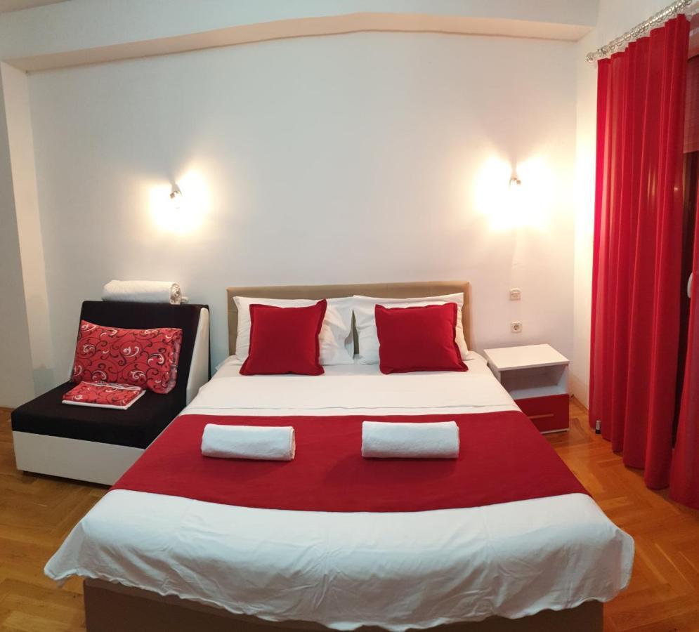 Front Beach Exclusive Apartments Струга Экстерьер фото