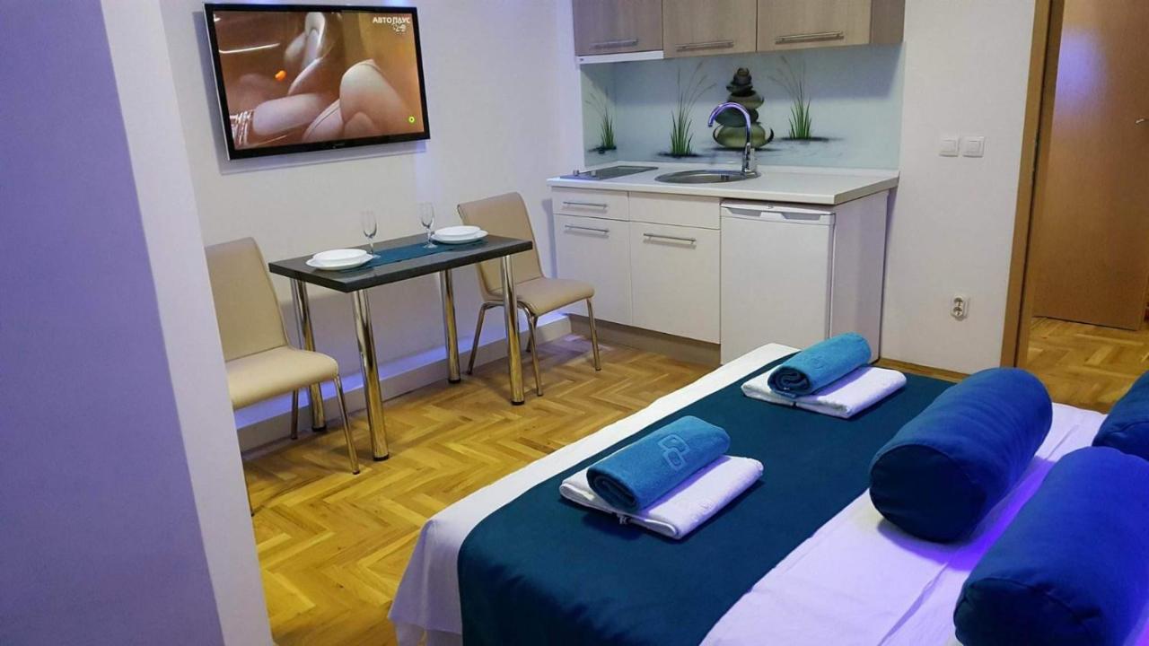 Front Beach Exclusive Apartments Струга Экстерьер фото