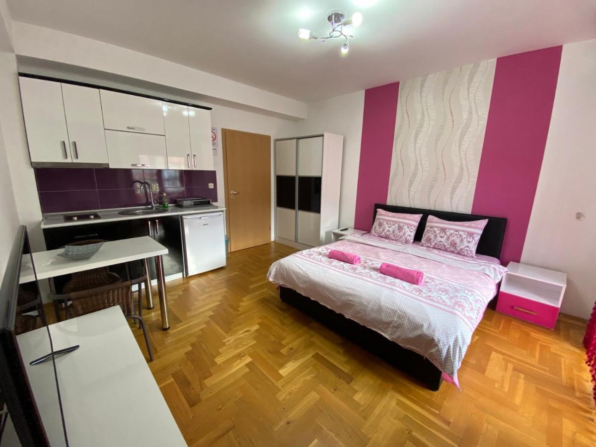 Front Beach Exclusive Apartments Струга Экстерьер фото