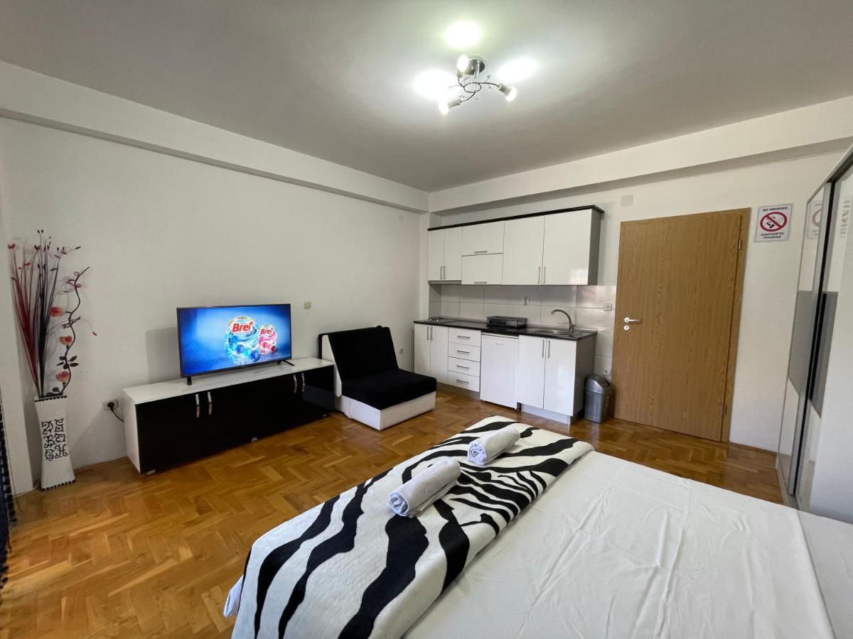 Front Beach Exclusive Apartments Струга Экстерьер фото