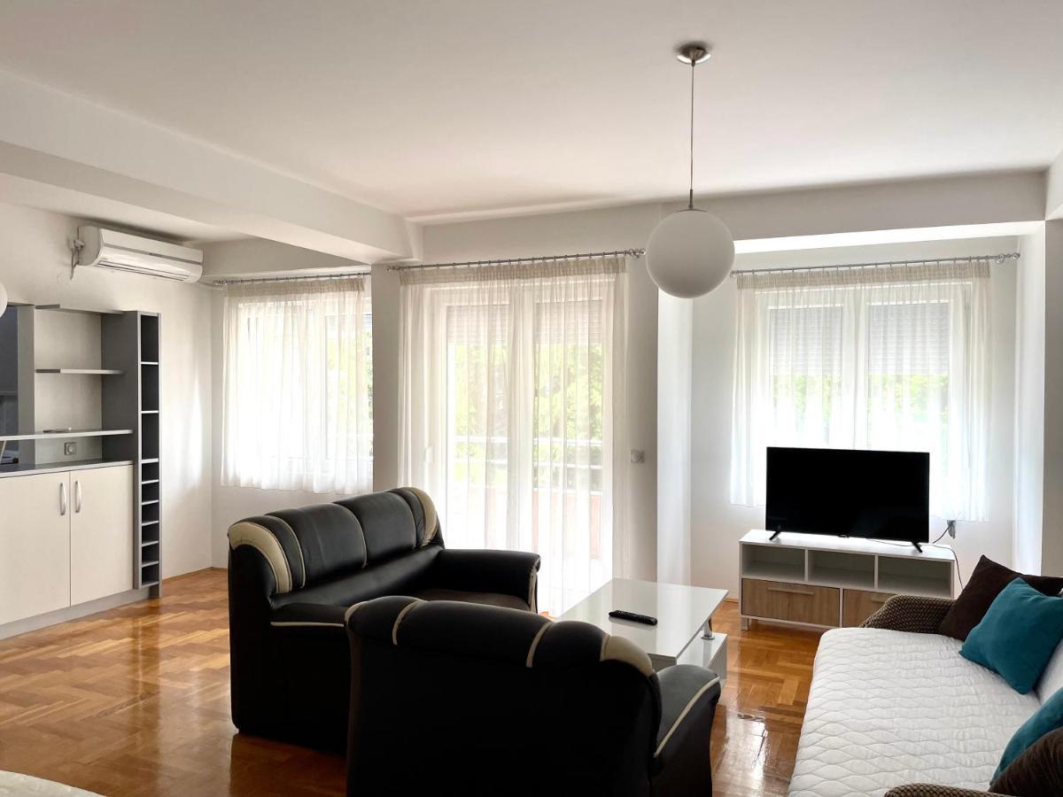 Front Beach Exclusive Apartments Струга Экстерьер фото