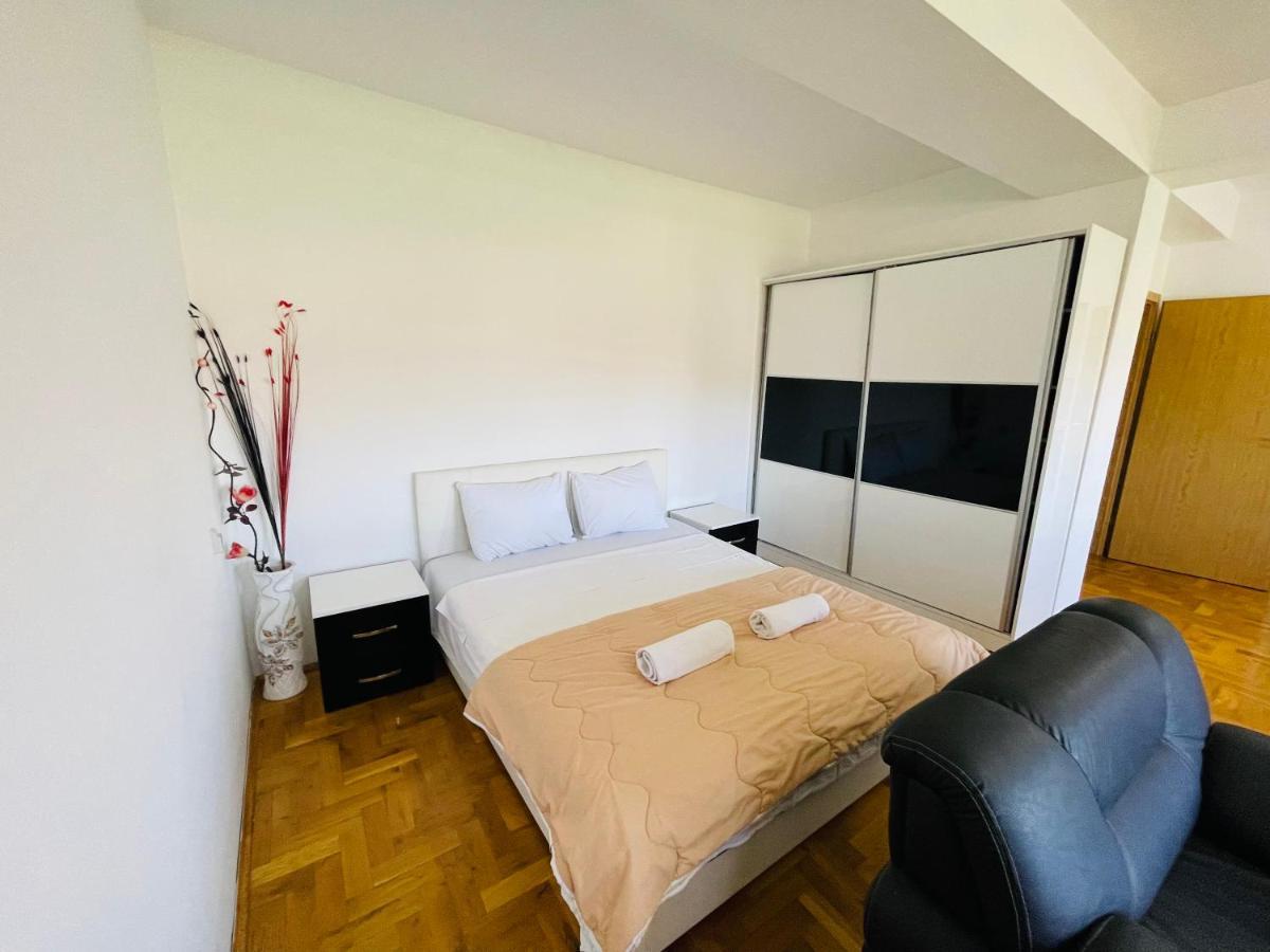 Front Beach Exclusive Apartments Струга Экстерьер фото