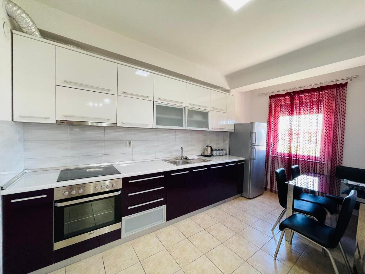 Front Beach Exclusive Apartments Струга Экстерьер фото