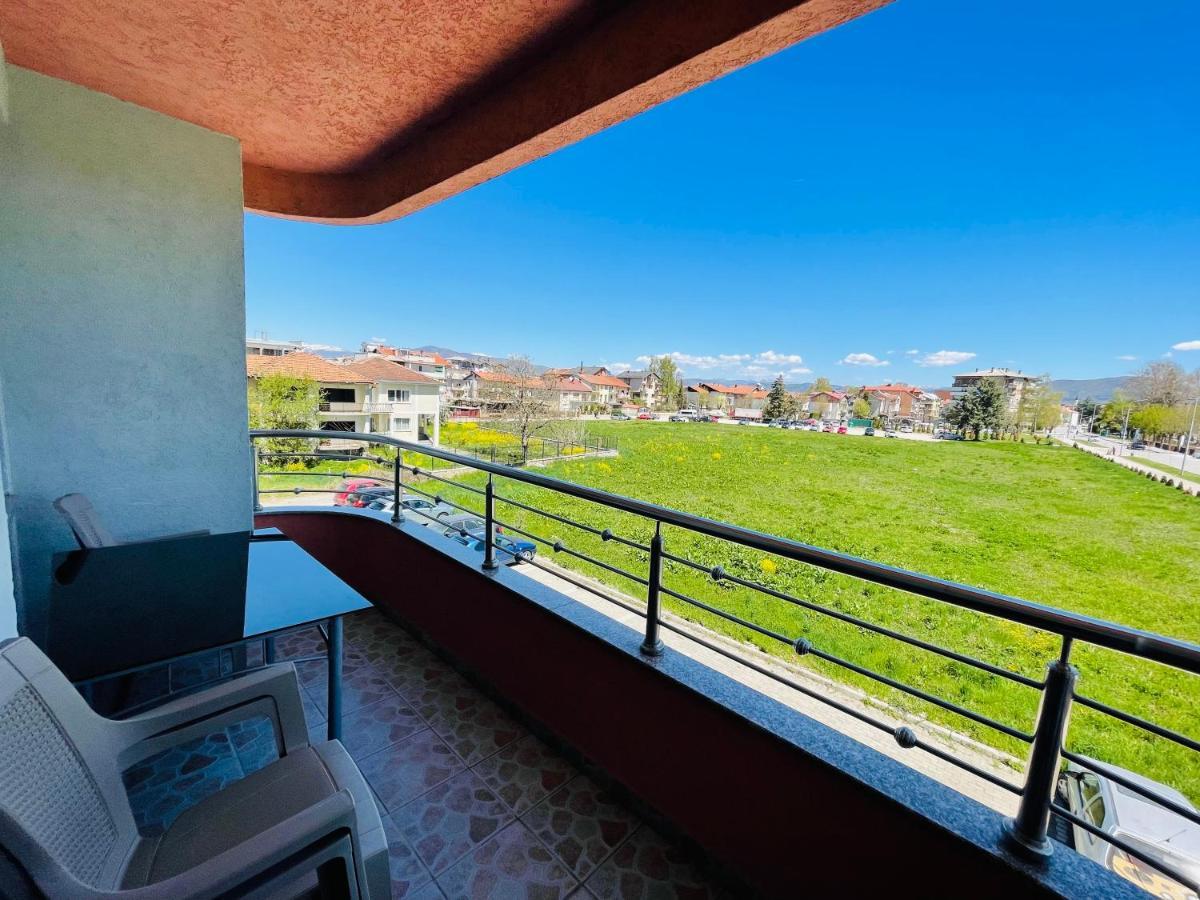 Front Beach Exclusive Apartments Струга Экстерьер фото