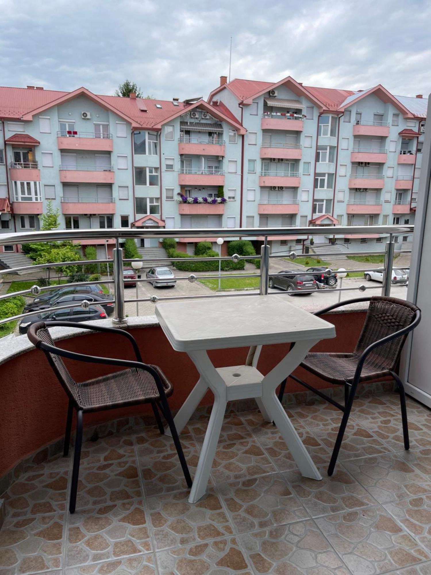 Front Beach Exclusive Apartments Струга Экстерьер фото
