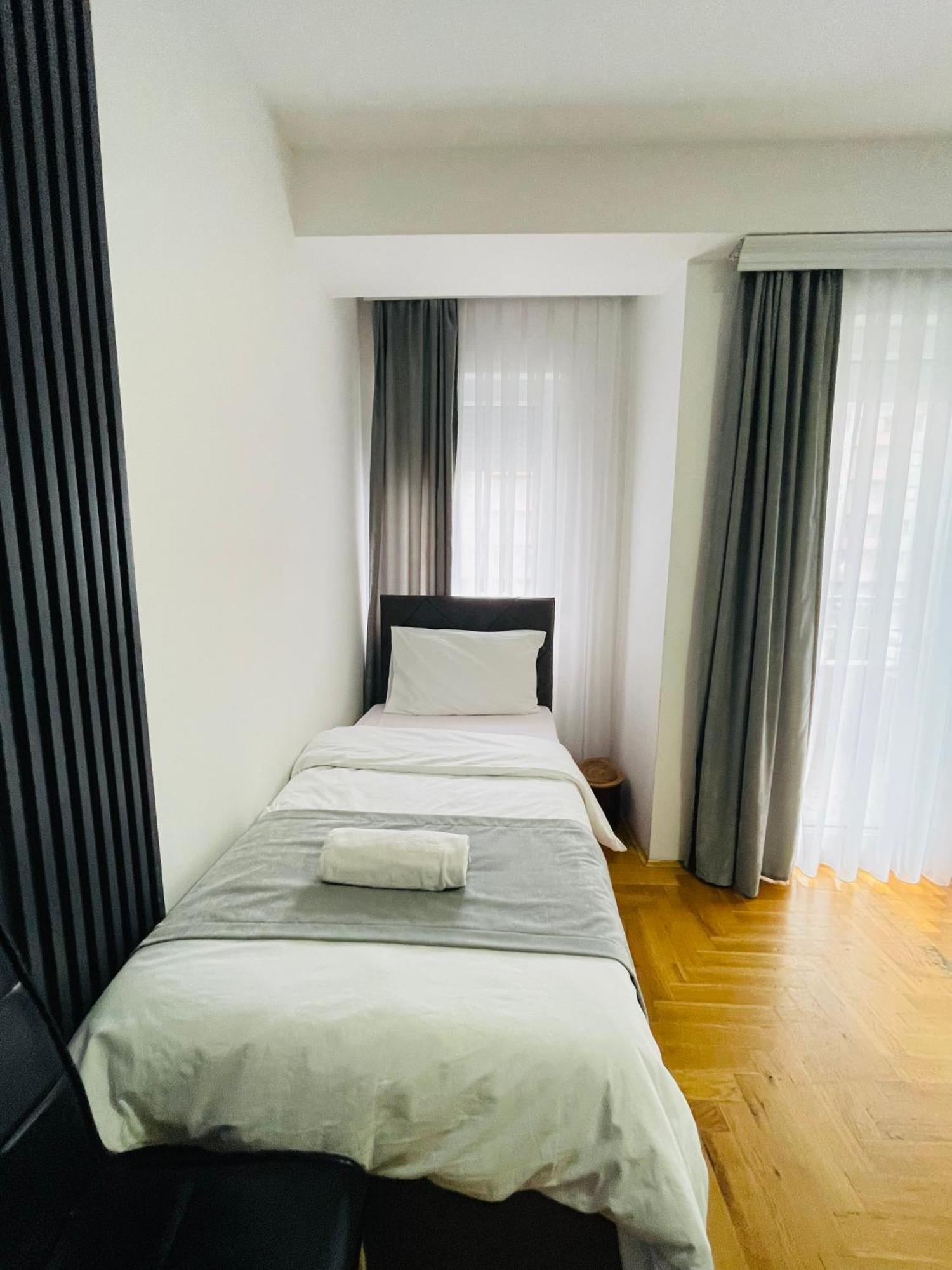 Front Beach Exclusive Apartments Струга Экстерьер фото