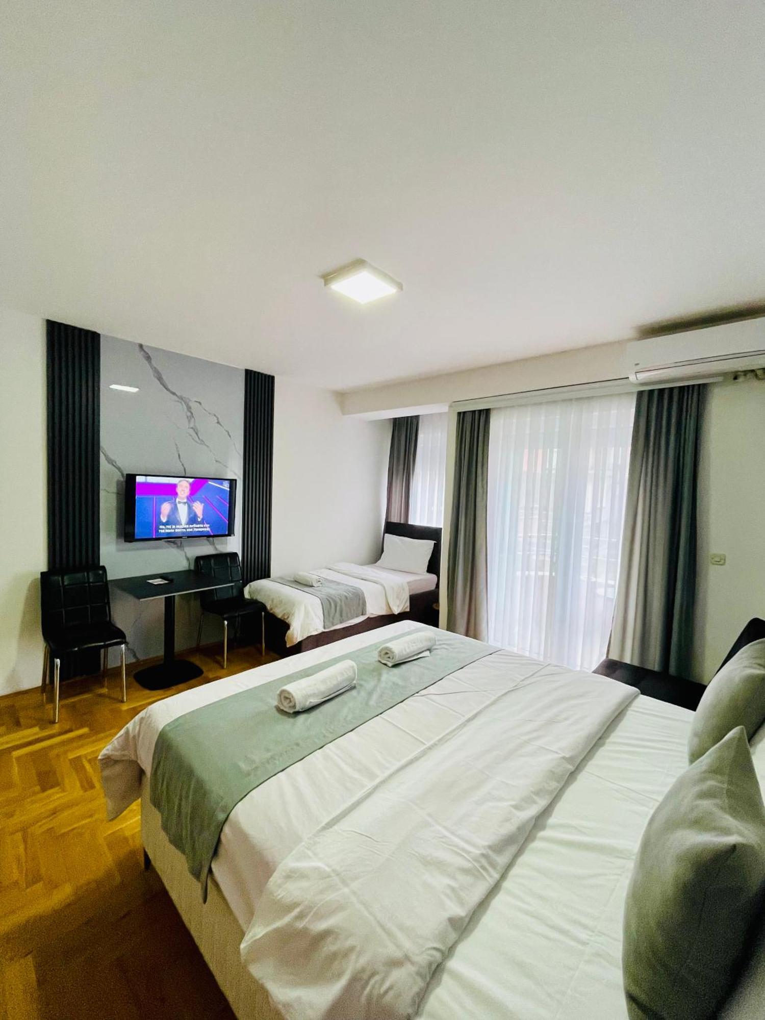 Front Beach Exclusive Apartments Струга Экстерьер фото