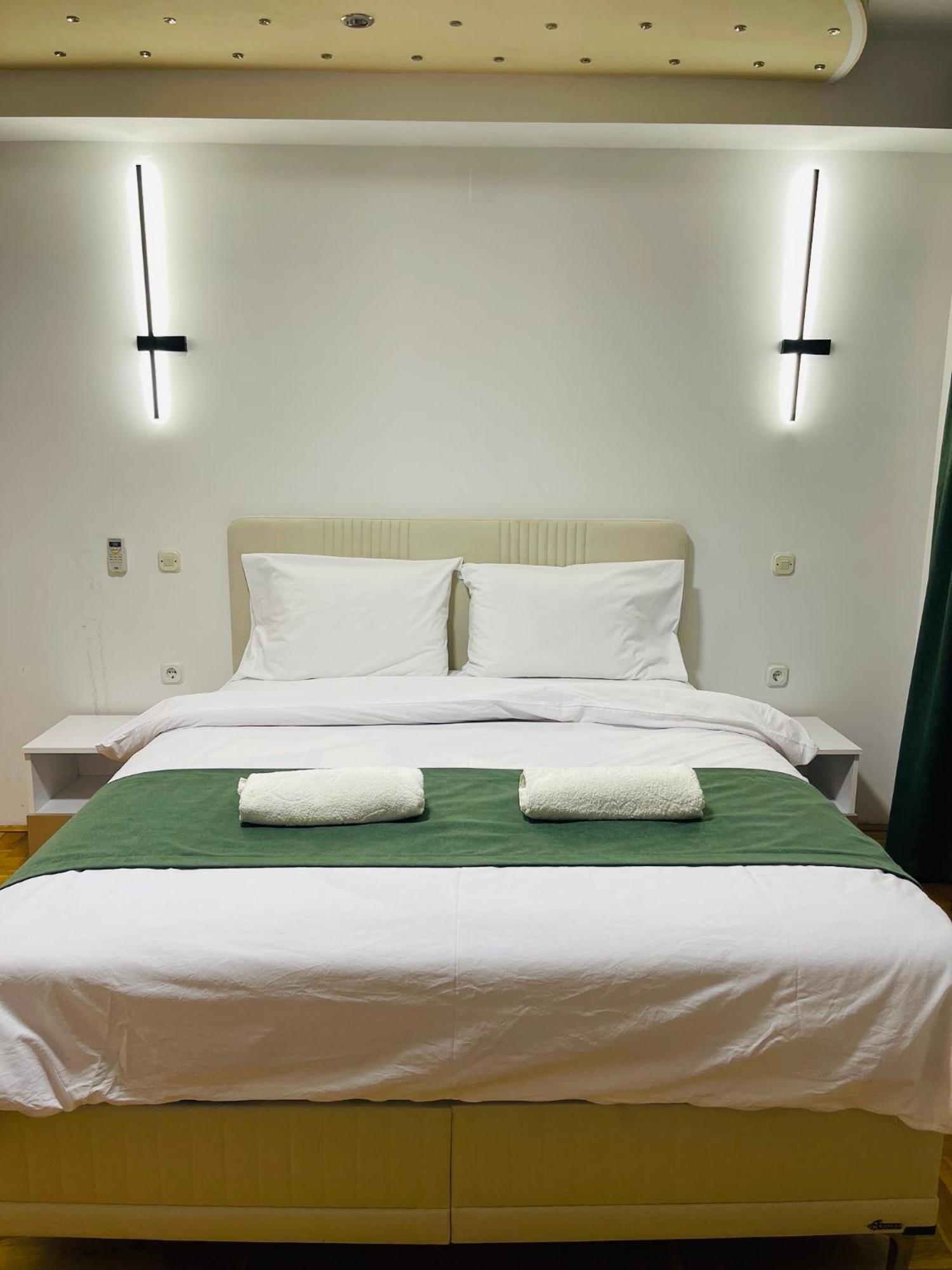 Front Beach Exclusive Apartments Струга Экстерьер фото