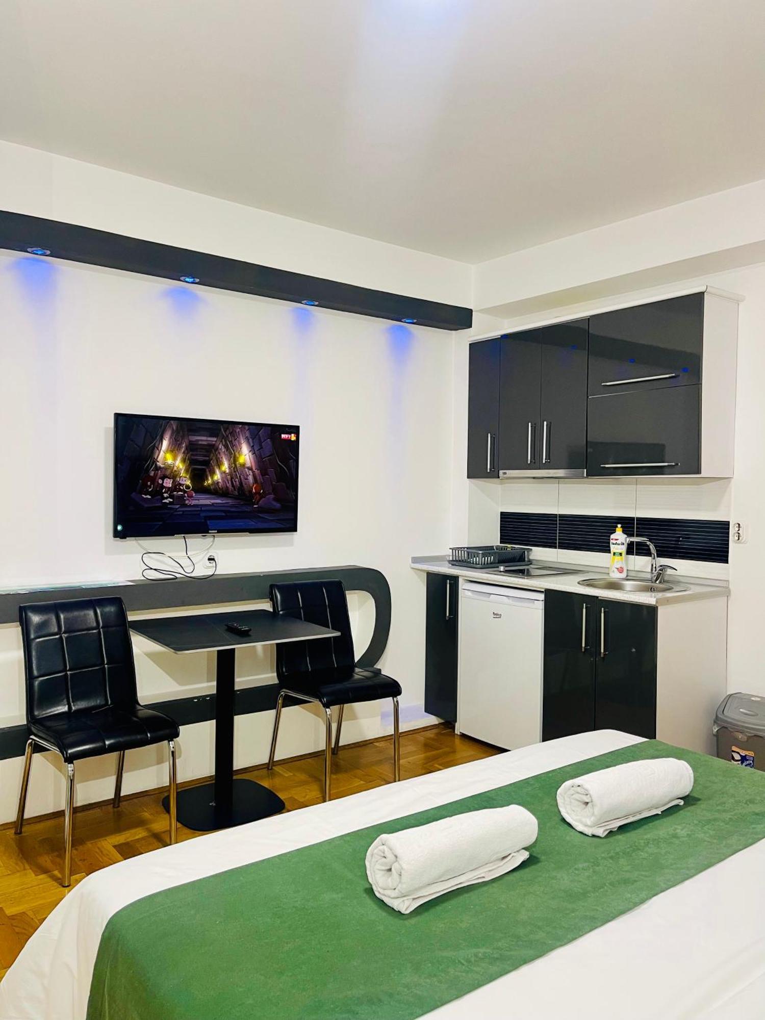 Front Beach Exclusive Apartments Струга Экстерьер фото