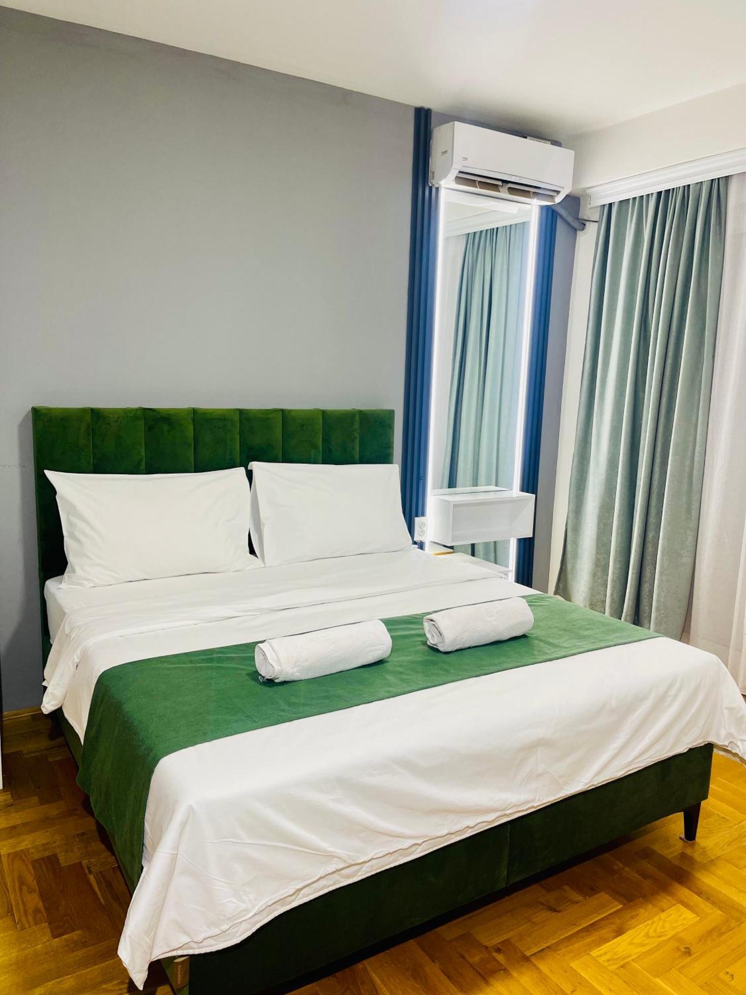 Front Beach Exclusive Apartments Струга Экстерьер фото